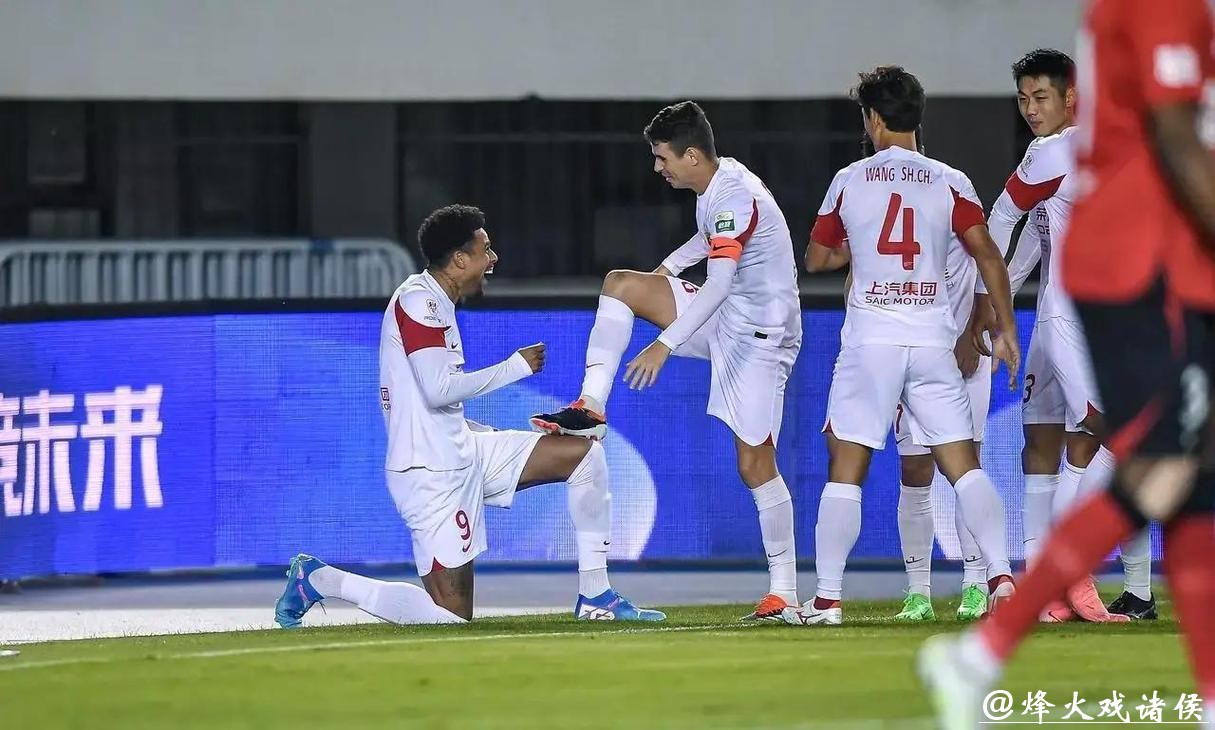 上港放走古斯塔沃，中超各队哄抢，或加盟重庆