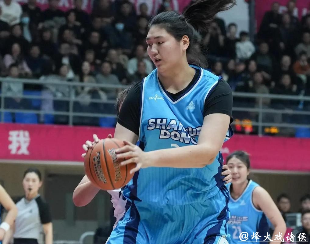 “小巨人”张子宇迎来WCBA首秀 “小巨人”张子宇迎来WCBA首秀